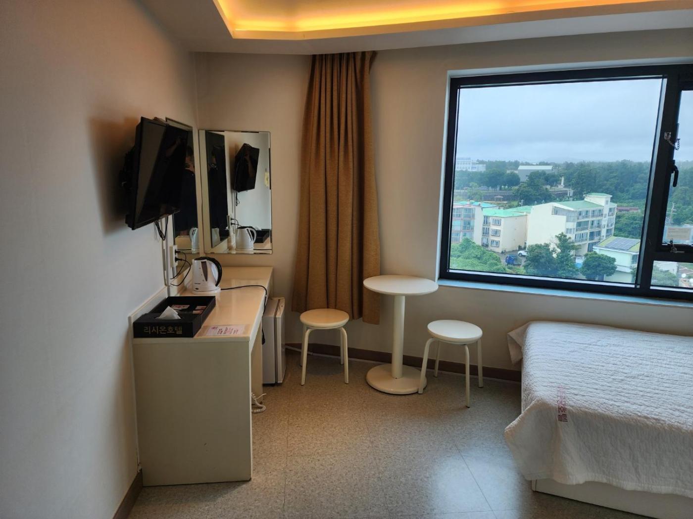 Rezion Hotel Szogüpho Kültér fotó